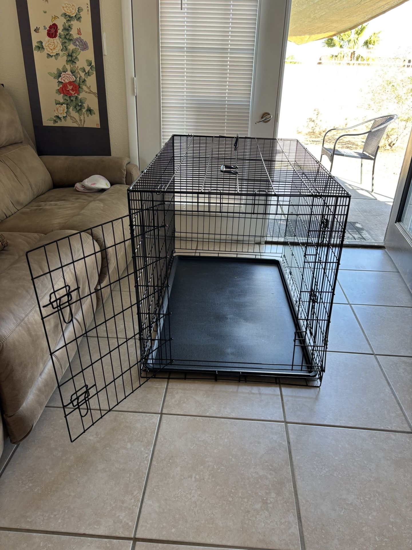 XL dog crate,only use one time,like new,please read details and see picture