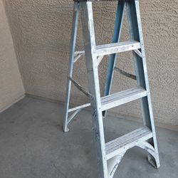 4ft Werner Blue Fiberglass Step Ladder