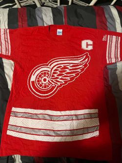 Vintage men's Detroit Red Wings shirt