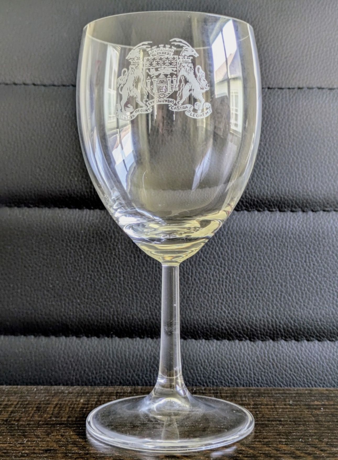 Set of 17 Wine Glasses – 9.5 oz – Engraved with Bordeaux City Coat of Arms