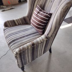 Lounge Chair With Pillow