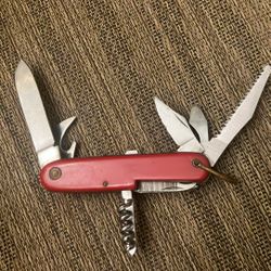 Multifunctional Tool 🏕️ Road trips 🚗 🥾 