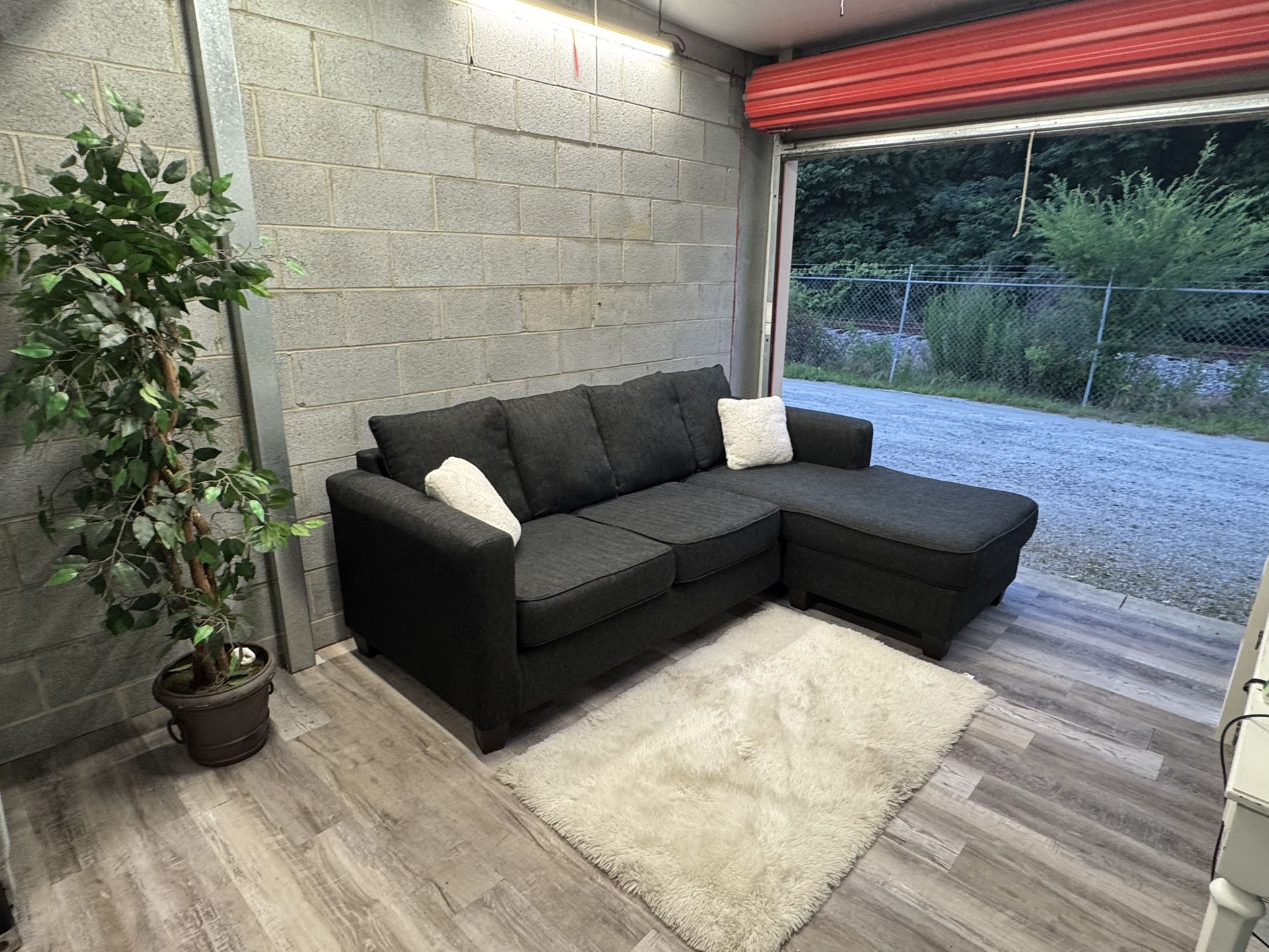 (Delivery) Grey Sectional Couch/Sofa with Reversible Chaise