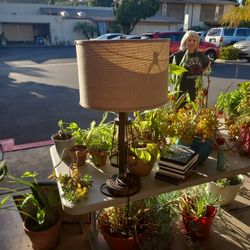 Farmhouse Style Table Lamp