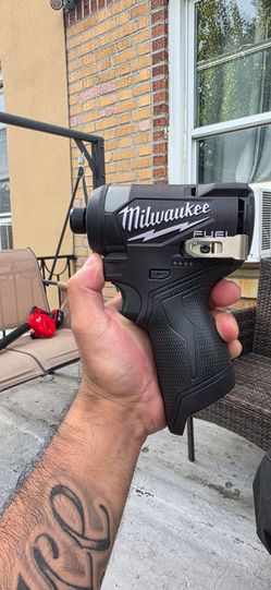 Milwauuke M12 secial edition