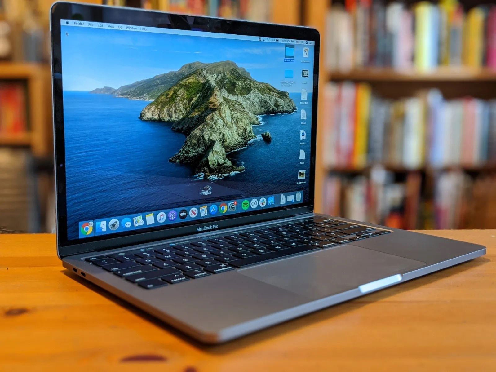 MacBook Pro (13 inch, 2020, Two Thunderbolt 3 ports) MacBook Pro (13 inch, 2020, Two Thunderbolt 3 ports)