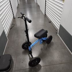 Knee Scoot