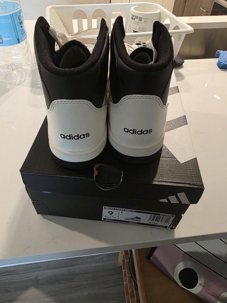 women's Adidas Shoes 