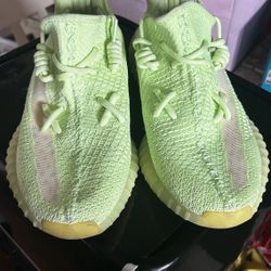 adidas Yeezy Boost 350 V2