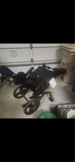 Manual wheelchair