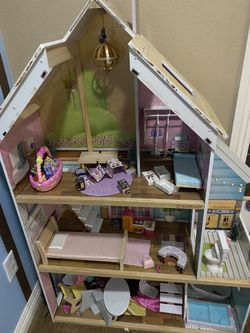 80 Doll House With Accessories Good Condition