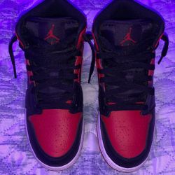 Jordan 1 Mid