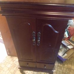 Jewelry Dresser
