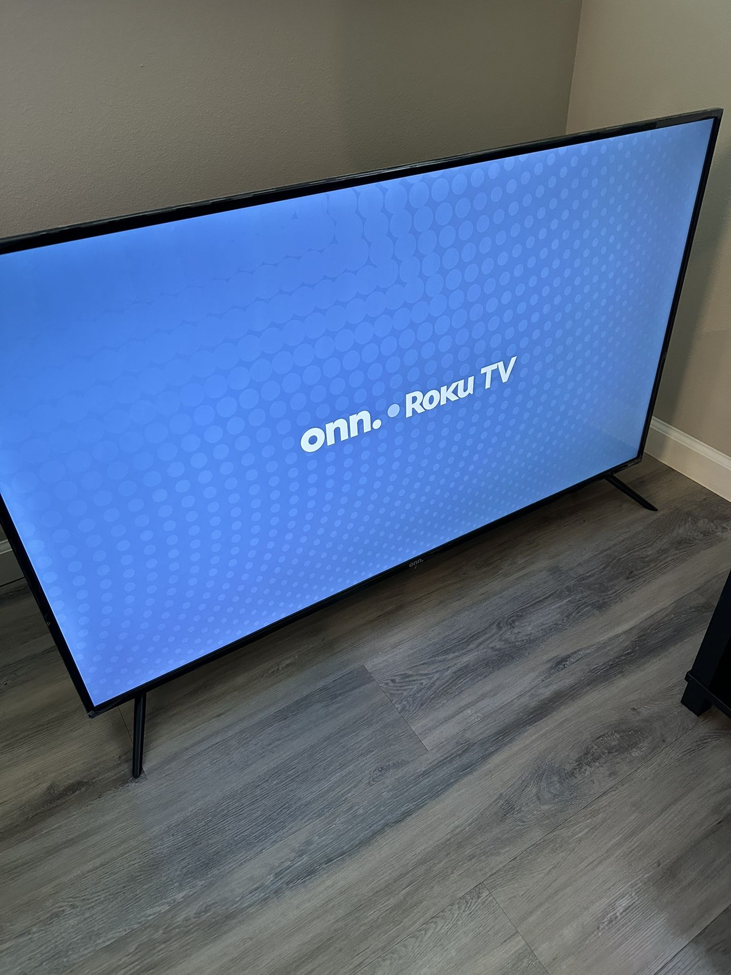 onn. 50” Class 4K UHD (2160P) LED Roku Smart TV HDR