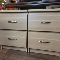 2 Ikea Nightstands En Exelentes Condiciones 
