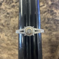 10k Ring With Diamond Chips Size 7