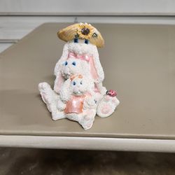 Cute Mom bunny decorative Table Decoration