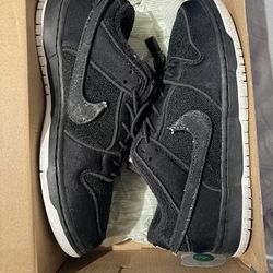 NIKE DUNK GNAR HUNTERS