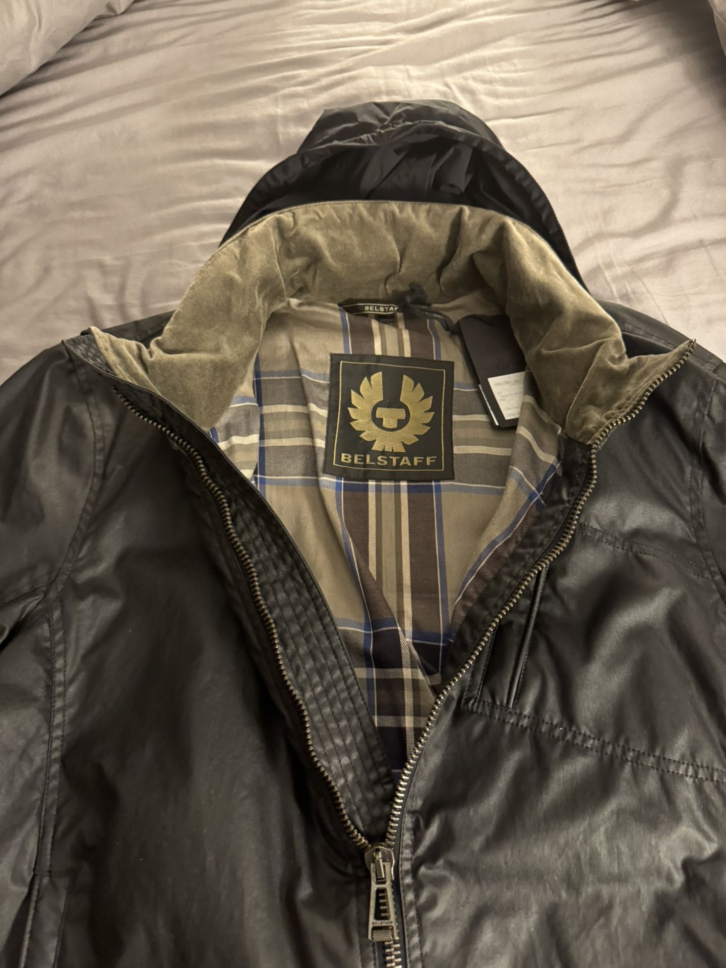 Brand New! Rare! Mens BELSTAFF Waxed Canvas Rain Jacket. Size: 42-44 Large (BELSTAFF 52). Black Waxed Canvas - with rain hood