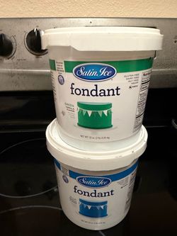 Satin Ice Rolled Fondant - 2 lb Tubs (Green & Blue, Vanilla Flavor)