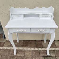 Small Make-Up Desk