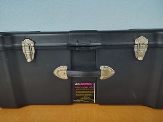 Contico Deluxe Storage Locker / Footlocker in great condition 32" L x 17" W x 12.25" H.