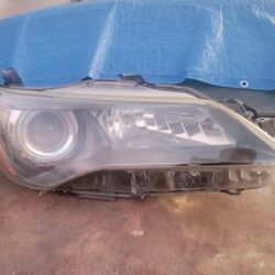 15-17 Toyota Camry Passenger Headlight Halogen 