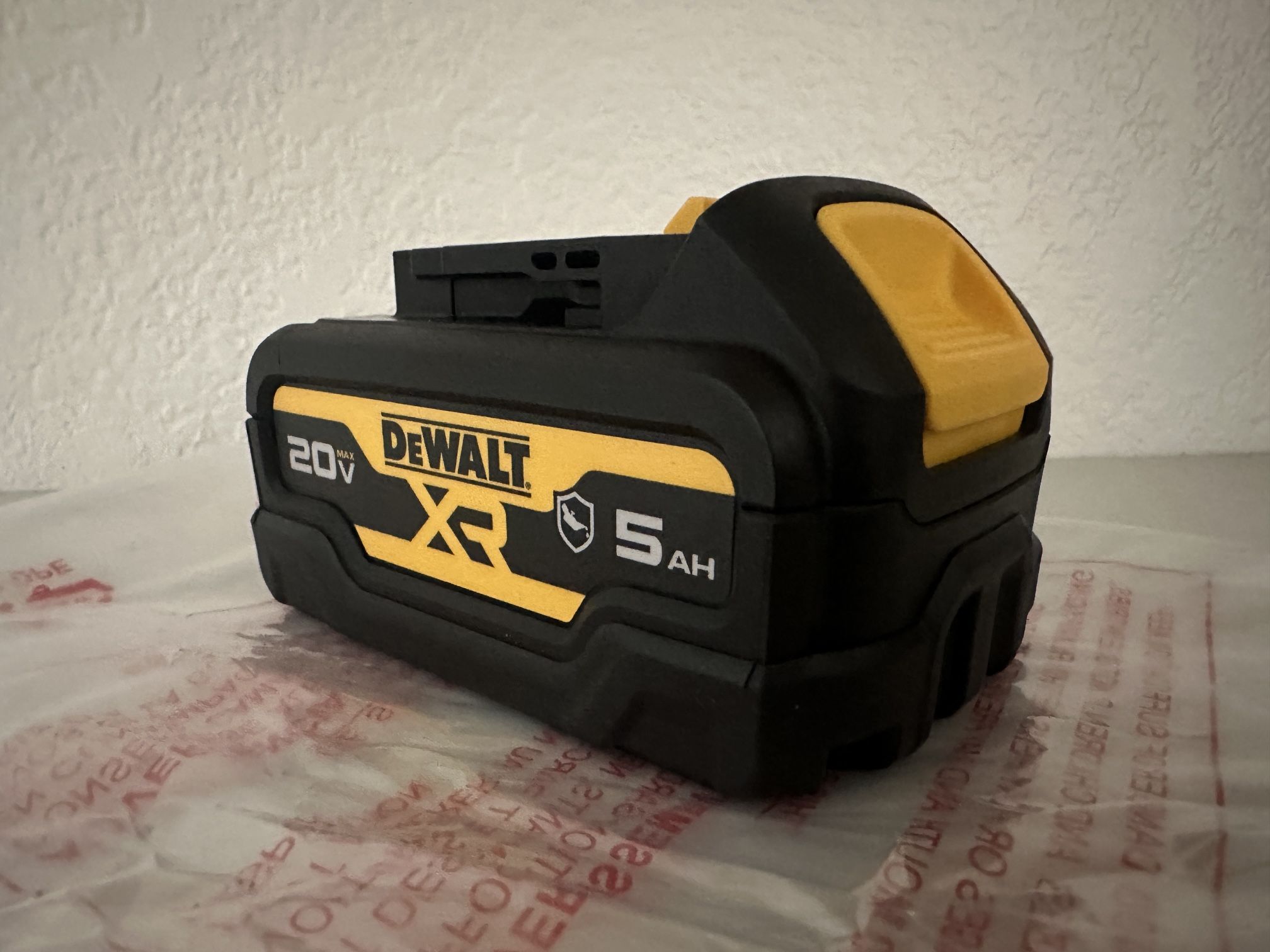 Dewalt 20v XR Solvent / Oil Resistant 5ah Battery (new)