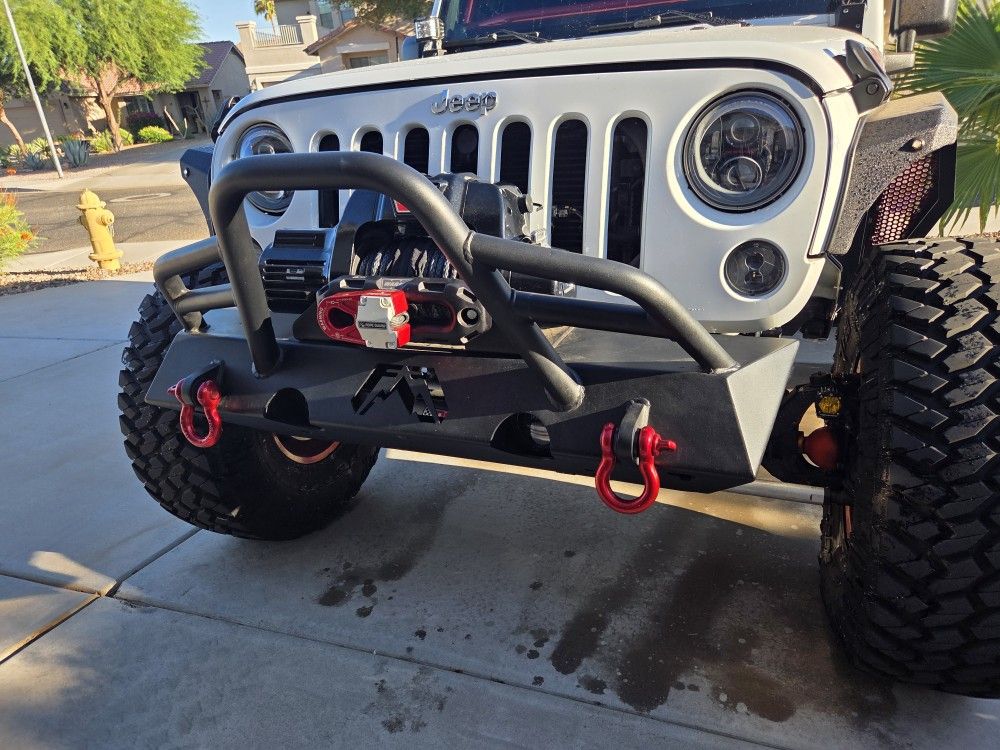 Fab Fours Hardcore Stubby Front Bumper With Warn Winch for Jeep JK