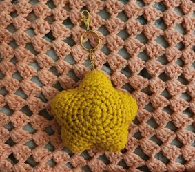 Amigarumi Star Keychain 