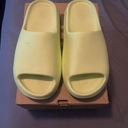 Yzy Slides 