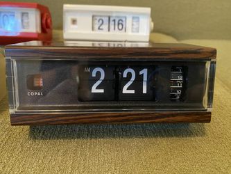 Vintage Copal 227 Flip Clocks for Sale in Gardena, CA - OfferUp