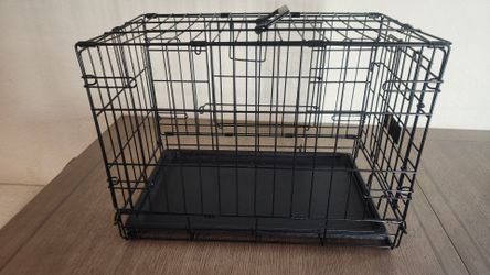 Small dog training crate, 2 doors, handles, easy to use 22"