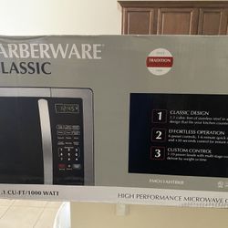 New Microwave/farberware Classic 