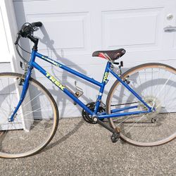 Trek 7-Speed Women's Bike (Needs new tires)