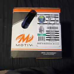 Motiv Bowling Ball