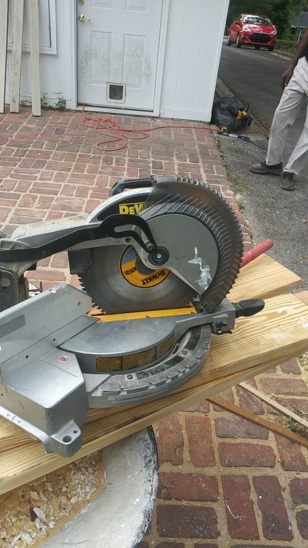 DeWalt miter box saw 12in for Sale in Hopkins, SC - OfferUp