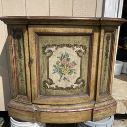 Venetian credenza/cabinet