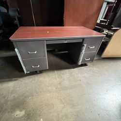 Tanker Desk With Lock Bar