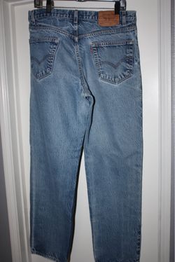 Levi’s 550 36x32 (actual 35.5x31.25)