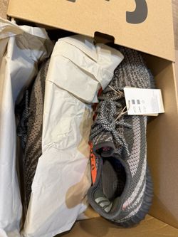 Yeezy 350 V2