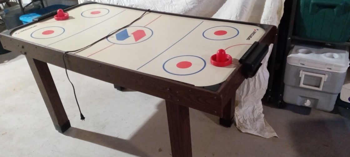 Air Hockey Table
