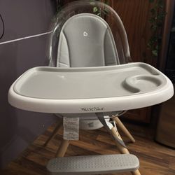 Munchkin 360 Swivel Cloud High Chair
