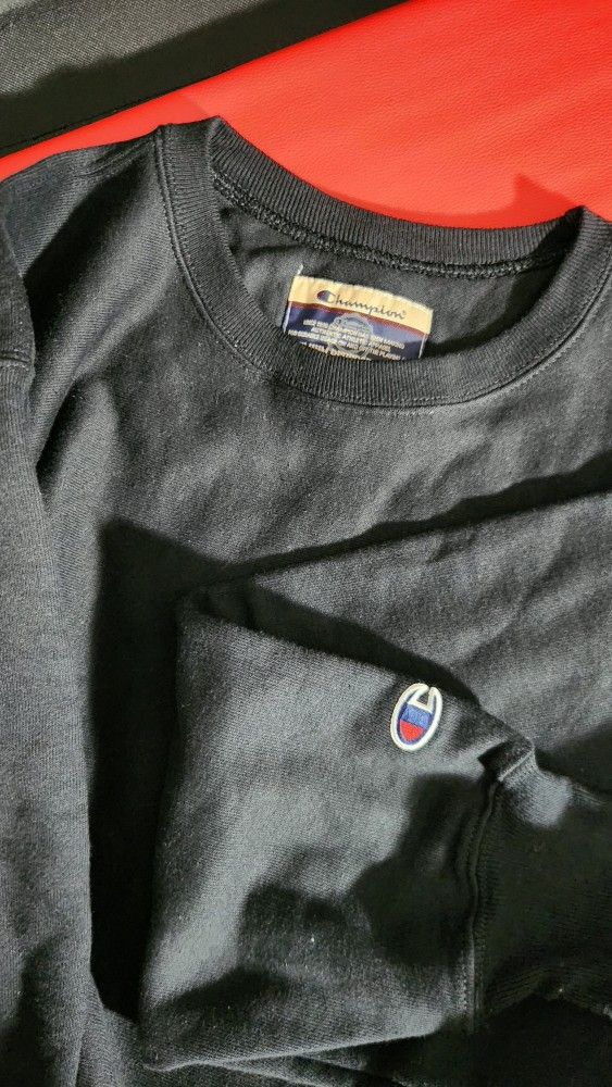 Brand New (CHAMPION) Sweatshirt (large)