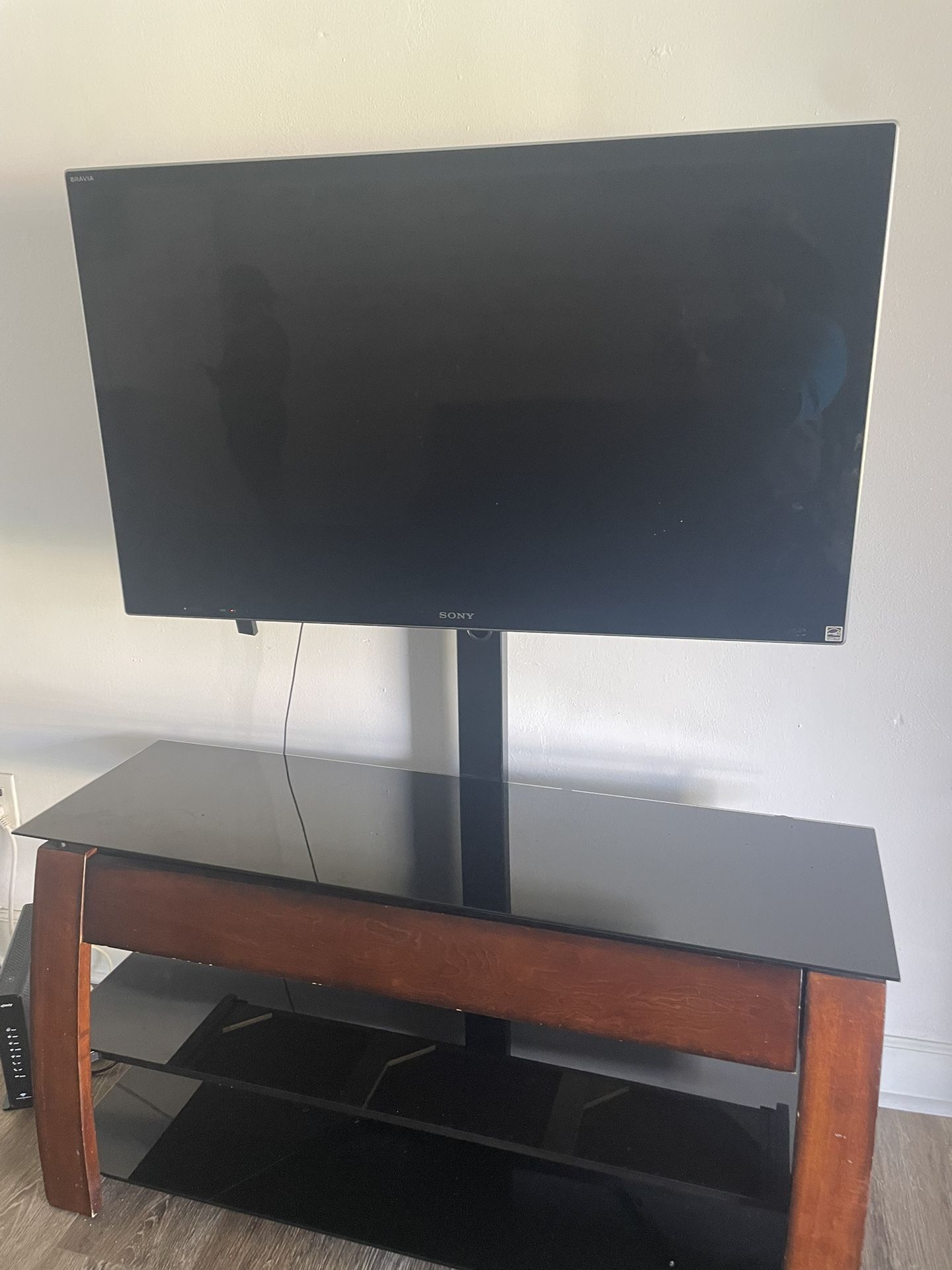 Tv And Table (Tv 46 Inches)