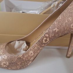 Zapatilla MK SIZE 9.