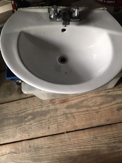 Sing de baño está bueno No está Crakiado está en Buenas Condiciones