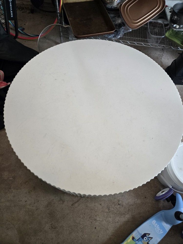 White Round Coffee Table