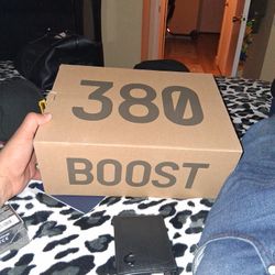 Adidas Yeezy Boost 380 Lmnte Reflective size 9.5.