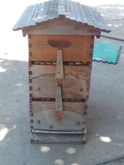 Flow-hive 2 (8 frames) 3 tiers complete